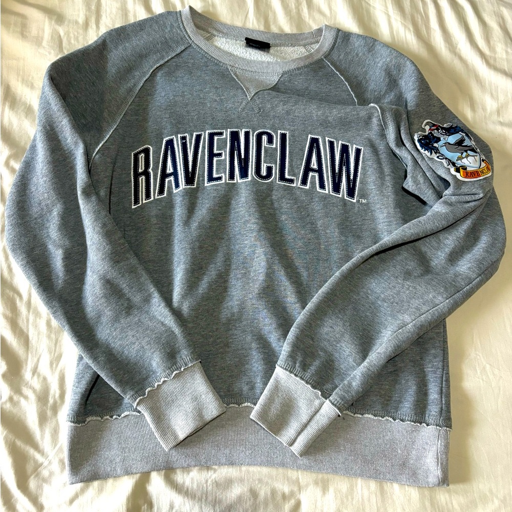 Harry Potter ravenclaw sweater in excellent condition size medium